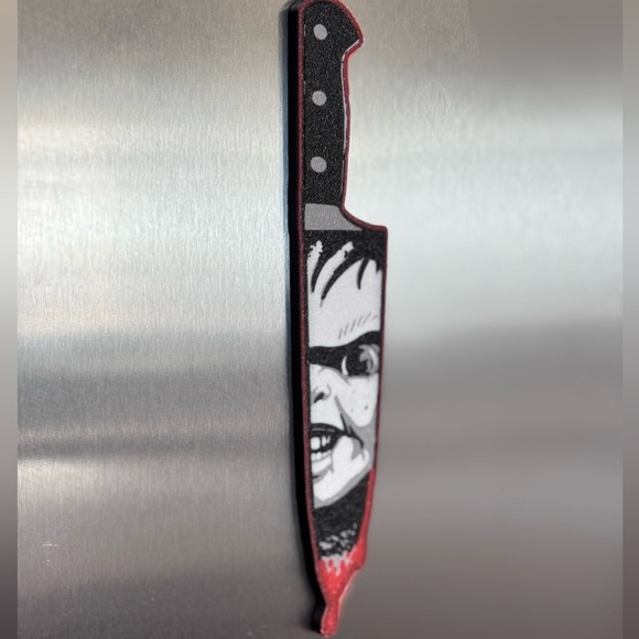HALLOWEEN DECOR | Baby Doll  Knife Magnet - Picture 1 of 7